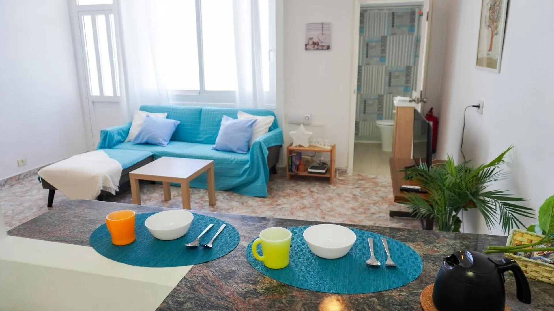 Marina Blue, Las Caletillas Candelaria